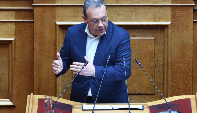 Φάμελλος: «Το καθεστώς Μητσοτάκη κάνει ό,τι μπορεί για να κρύψει την αλήθεια και τις ευθύνες για το δυστύχημα των Τεμπών»