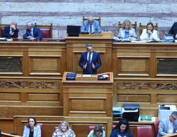 Μητσοτάκης από Βουλή: Η κατηγορία περί εσχάτης προδοσίας δεν είναι παρά το ύστατο αδιέξοδο απόπειρας να χτυπηθεί η κυβέρνηση