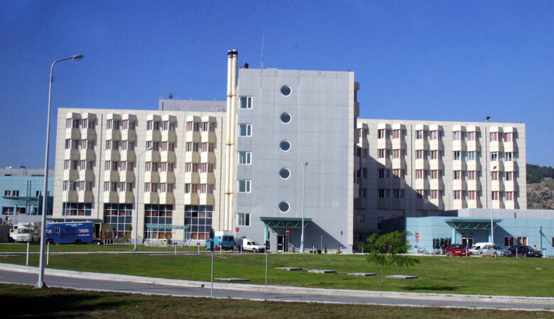 Έκρηξη με δύο τραυματίες στο νεκροτομείο του νοσοκομείου Σερρών