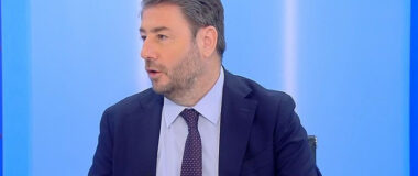 Ανδρουλάκης: Με τη σφραγίδα του πρωθυπουργού, η Βουλή έγινε πλυντήριο των ποινικών ευθυνών του Καραμανλή
