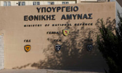 Διευκρινίσεις του ΥΠΕΘΑ για την έκτακτη σύσκεψη – Οφείλει να λαμβάνει όλα τα απαιτούμενα μέτρα για την ασφάλεια της χώρας