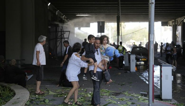 Στους 17 οι τραυματίες στο Ισραήλ από το νέο κύμα ιρανικών πυραυλικών επιθέσεων