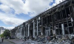 Οι ρωσικές επιθέσεις στο Κίεβο προκάλεσαν τον θανάτο τουλάχιστον 10 ανθρώπων και τον τραυματισμό δεκάδων