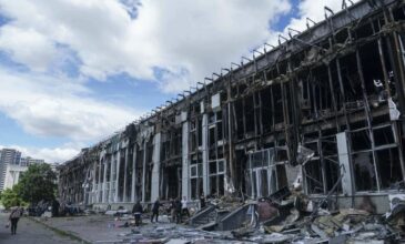 Οι ρωσικές επιθέσεις στο Κίεβο προκάλεσαν τον θανάτο τουλάχιστον 10 ανθρώπων και τον τραυματισμό δεκάδων