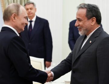 «Απρόκλητη επίθεση χωρίς καμία αιτιολογία» τα πλήγματα κατά του Ιράν, λέει ο Πούτιν – Επιστολή του Χαμενεΐ στον Ρώσο πρόεδρο