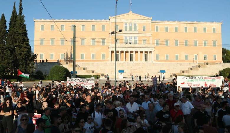 Συγκέντρωση διαμαρτυρίας στο Σύνταγμα για τον βομβαρδισμό του Ιράν από τις ΗΠΑ