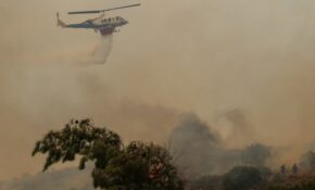 Περισσότεροι από 250 πυροσβέστες θα ενισχύσουν τις δυνάμεις που επιχειρούν στις φωτιές στη Χίο