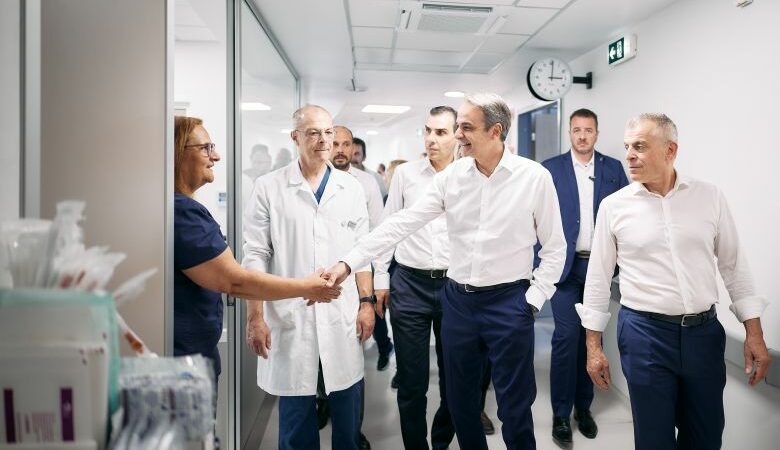 Ο πρωθυπουργός επισκέφθηκε το πλήρως ανακαινισμένο ΤΕΠ του ΚΑΤ