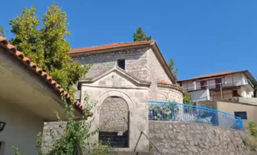 Μεγάλη θλίψη στην κηδεία της Άννας που δολοφονήθηκε στην Αμφιλοχία – Οι καμπάνες στα Πηγάδια ηχούσαν πένθιμα από το πρωί