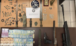 Ελεύθεροι με όρους οι 39 συλληφθέντες για τα δύο κυκλώματα αρχαιοκαπηλίας