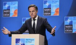 «Σαν τον μπαμπά που χωρίζει παιδιά που τσακώνονται», είπε ο Ρούτε για τους χειρισμούς Τραμπ στον πόλεμο Ισραήλ-Ιράν
