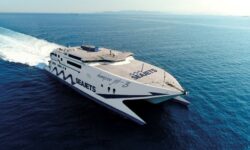 Η γρηγορότερη απόδραση σε Πάρο και Νάξο ξεκινά από τον Πειραιά