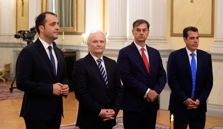Ορκίστηκαν τα νέα μέλη της κυβέρνησης στο Προεδρικό Μέγαρο – Δείτε φωτογραφίες και βίντεο