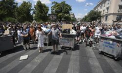 Διαλύθηκαν τα μπλόκα στους δρόμους της Σερβίας