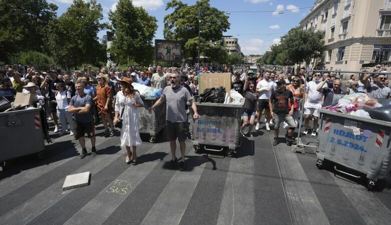 Διαλύθηκαν τα μπλόκα στους δρόμους της Σερβίας