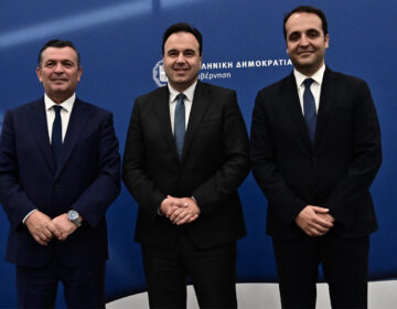 Παράδοση – παραλαβή στο υπουργείο Ψηφιακής Διακυβέρνησης: Ο Χρήστος Δερμεντζόπουλος νέος υφυπουργός με προτεραιότητα το Κτηματολόγιο