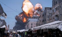 Νέο λουτρό αίματος με τουλάχιστον 100 νεκρούς από ισραηλινές επιδρομές στη Γάζα – Βομβαρδίστηκε και ίντερνετ καφέ, παρά τις εκκλήσεις για κατάπαυση του πυρός