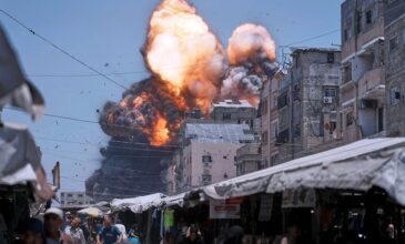 Νέο λουτρό αίματος με τουλάχιστον 100 νεκρούς από ισραηλινές επιδρομές στη Γάζα – Βομβαρδίστηκε και ίντερνετ καφέ, παρά τις εκκλήσεις για κατάπαυση του πυρός