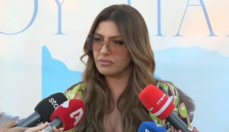 Έλενα Παπαρίζου: Ο Γιάννης Πάριος είναι πατέρας, φίλος και αδελφός