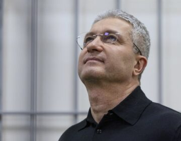 Ο πρώην αναπληρωτής υπουργός Άμυνας της Ρωσίας καταδικάστηκε σε 13 χρόνια φυλάκιση για διαφθορά