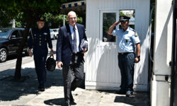 Συνεδρίασε το ΚΥΣΕΑ υπό τον πρωθυπουργό – «Να μην παγιωθεί νέα μεταναστευτική οδός από την ανατολική Λιβύη»
