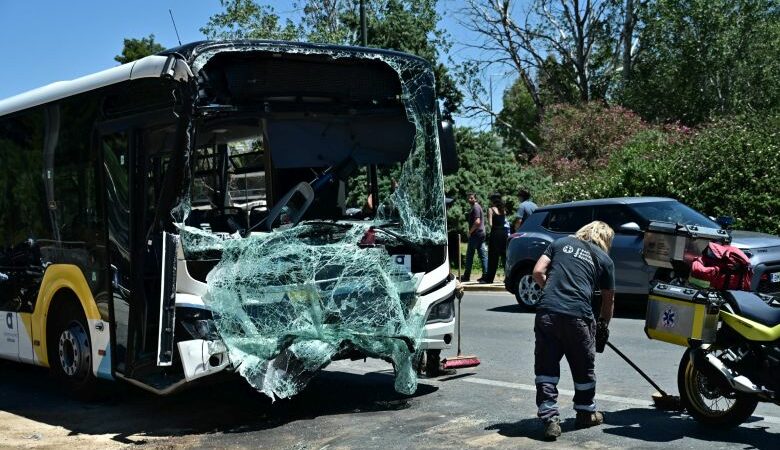 Συγκλονιστικό βίντεο με την σύγκρουση των λεωφορείων στη Βούλα – Ούρλιαζαν οι επιβάτες