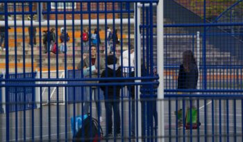 H απαγόρευση των κινητών τηλεφώνων στα σχολεία βελτίωσε τη συγκέντρωση των μαθητών