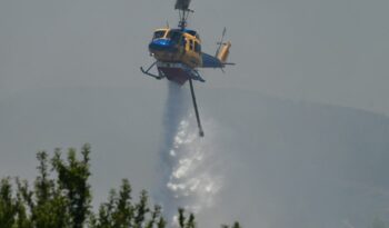 Σε ύφεση η φωτιά στην Εύβοια – Επιχειρούν τα εναέρια μέσα