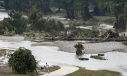 Φονικές πλημμύρες στο Τέξας: Τους 50 έφτασαν οι νεκροί, ενώ περίπου 30 παιδιά αγνοούνται