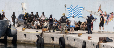 Δημιουργία κλειστής δομής μεταναστών αποφασίστηκε στην ευρεία σύσκεψη στο υπουργείο Μετανάστευσης