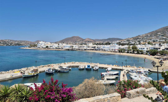 Απίστευτη διάκριση για την Πάρο: Αναδείχθηκε το καλύτερο νησί στον κόσμο για το 2025 στα World’s Best Awards