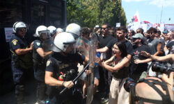 Διαμαρτυρία φοιτητών έξω από τη Σύνοδο των Πρυτάνεων στην Ανάβυσσο