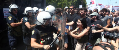Διαμαρτυρία φοιτητών έξω από τη Σύνοδο των Πρυτάνεων στην Ανάβυσσο