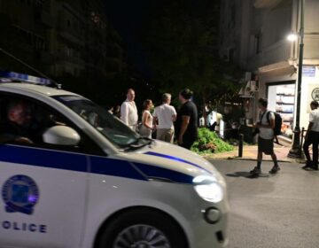 Πώς έγινε το τροχαίο σε εστιατόριο στο Κολωνάκι με τον τραυματισμό 12 ανθρώπων – Αφέθηκε ελεύθερος ο παρκαδόρος
