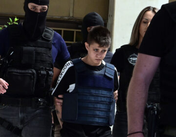 Ειρήνη Μουρτζούκου: Μεταφέρθηκε στις φυλακές Κορυδαλλού – «Αποδέχεται ότι ο Παναγιωτάκης δεν έφυγε από ιατροπαθολογικά αίτια» είπε ο Λέων
