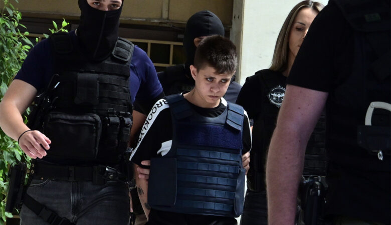 Ειρήνη Μουρτζούκου: Μεταφέρθηκε στις φυλακές Κορυδαλλού – «Αποδέχεται ότι ο Παναγιωτάκης δεν έφυγε από ιατροπαθολογικά αίτια» είπε ο Λέων