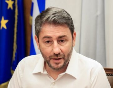 Ανδρουλάκης: Κατάργηση προσωπικής διαφοράς, νέο ΕΚΑΣ και σταδιακή μείωση εισφοράς αλληλεγγύης