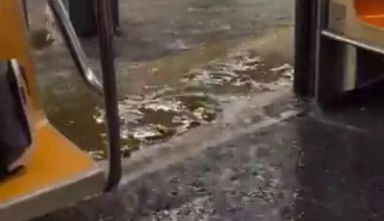Καταρρακτώδεις βροχές προκαλούν πλημμύρες στη Νέα Υόρκη και την πολιτεία του Νιου Τζέρσεϊ