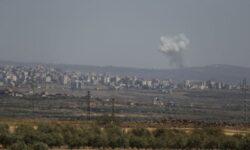 Το Ισραήλ σφυροκοπά την Συρία: Έπληξε στόχο κοντά στο προεδρικό μέγαρο της Δαμασκού – Αεροπορικές επιδρομές και στην Ντεράα