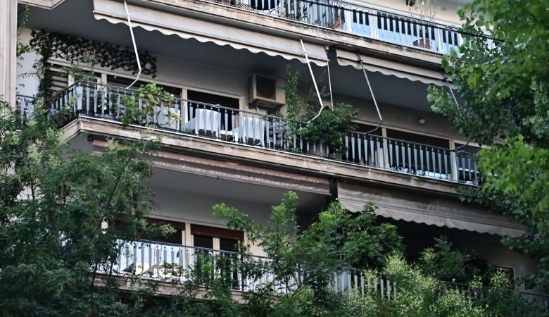 Φωτιά στο διαμέρισμα του Πέτρου Φιλιππίδη: «Ίσως υπάρχει εμπρησμός – Από θαύμα ζει»