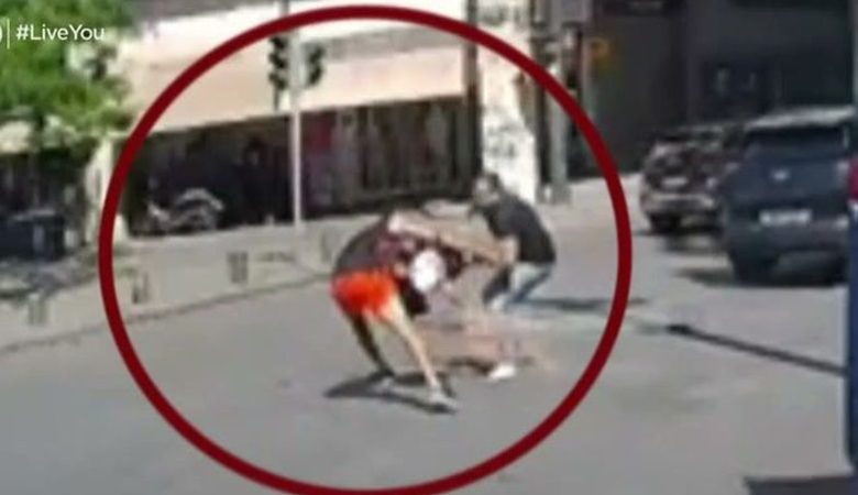 Σοκαριστικό περιστατικό στην Ομόνοια: Τουρίστας ρώτησε ταξιτζή αν είναι ασφαλής περιοχή και μετά από λίγο… τον έκλεψαν