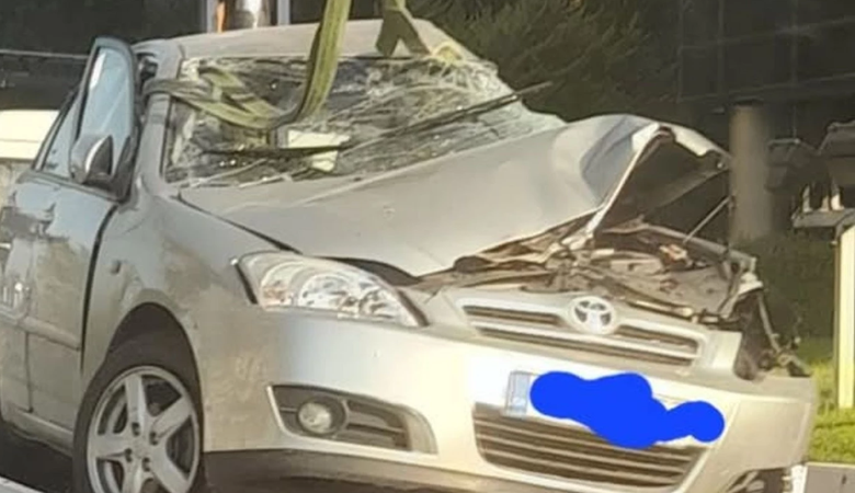 Τραγωδία στην Βούλα: Σκοτώθηκε 22χρονη σε τροχαίο – Έπεσε με το αμάξι της σε τοίχο