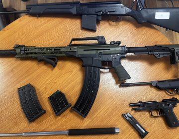 Επιχείρηση της ΕΛ.ΑΣ. στη Δυτική Αττική – Τρεις συλλήψεις για όπλα και κοκαΐνη