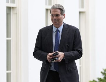 Η Ουάσινγκτον δεν θα βιαστεί να κλείσει εμπορικές συμφωνίες ενόψει της προθεσμίας του Αυγούστου