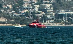 Καλά στην υγεία του το πλήρωμα του ελικοπτέρου μετά την αναγκαστική προσθαλάσσωση στην Ελευσίνα