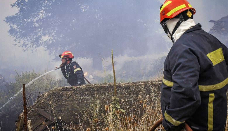 Βελτιωμένη η εικόνα της πυρκαγιάς στον Φενεό Κορινθίας