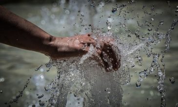 Καύσωνας έως και την Κυριακή με το θερμόμετρο να αγγίζει τους 43 βαθμούς