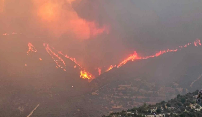 Πύρινη κόλαση στην Κύπρο: Δύο νεκροί, κάηκαν δεκάδες σπίτια – Εκκενώθηκαν τουλάχιστον τέσσερα χωριά