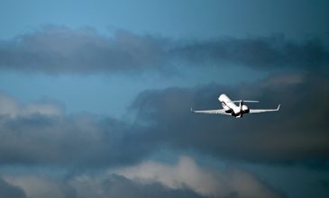 Βρέθηκαν τα συντρίμμια ενός ρωσικού επιβατικού αεροσκάφους με 49 επιβαίνοντες, το οποίο αγνοούνταν