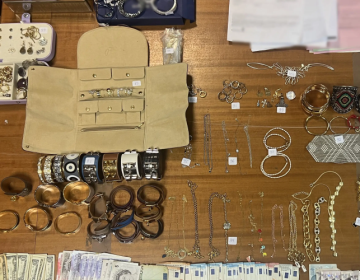 Εξαρθρώθηκε συμμορία που διέπραττε διαρρήξεις σε πολυτελείς κατοικίες στα βόρεια και νότια προάστια της Αττικής